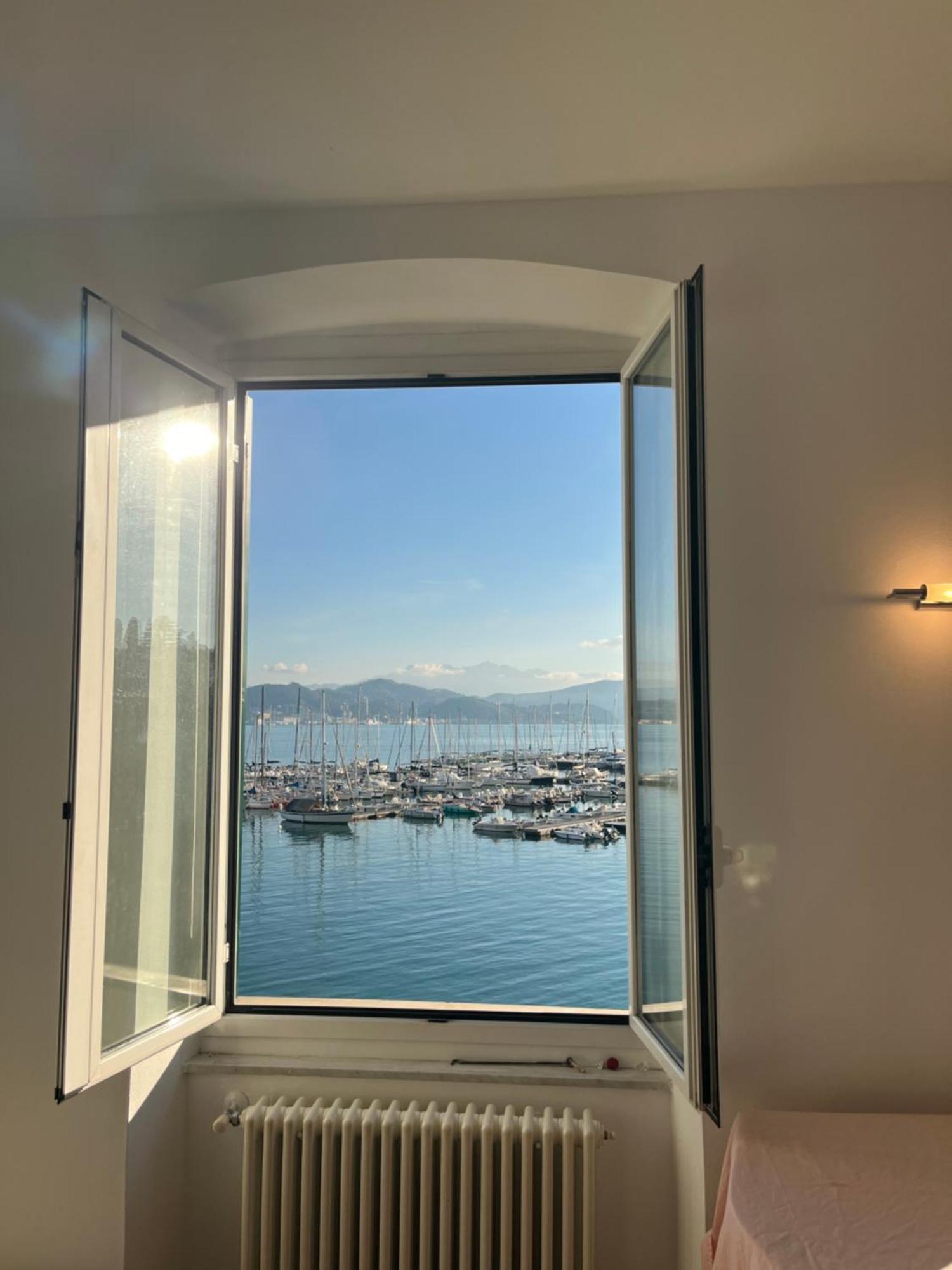 About Italy Holiday Rooms And Apartments ปอร์โตเวเนเร ภายนอก รูปภาพ